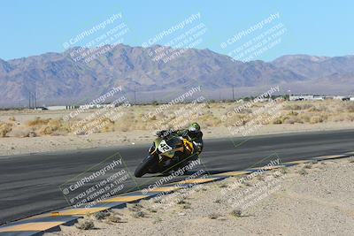 media/Jan-10-2025-CVMA Friday Practice (Fri) [[489e0da257]]/Group 4 and Trackday/Session 2 (Turn 4 Inside)/